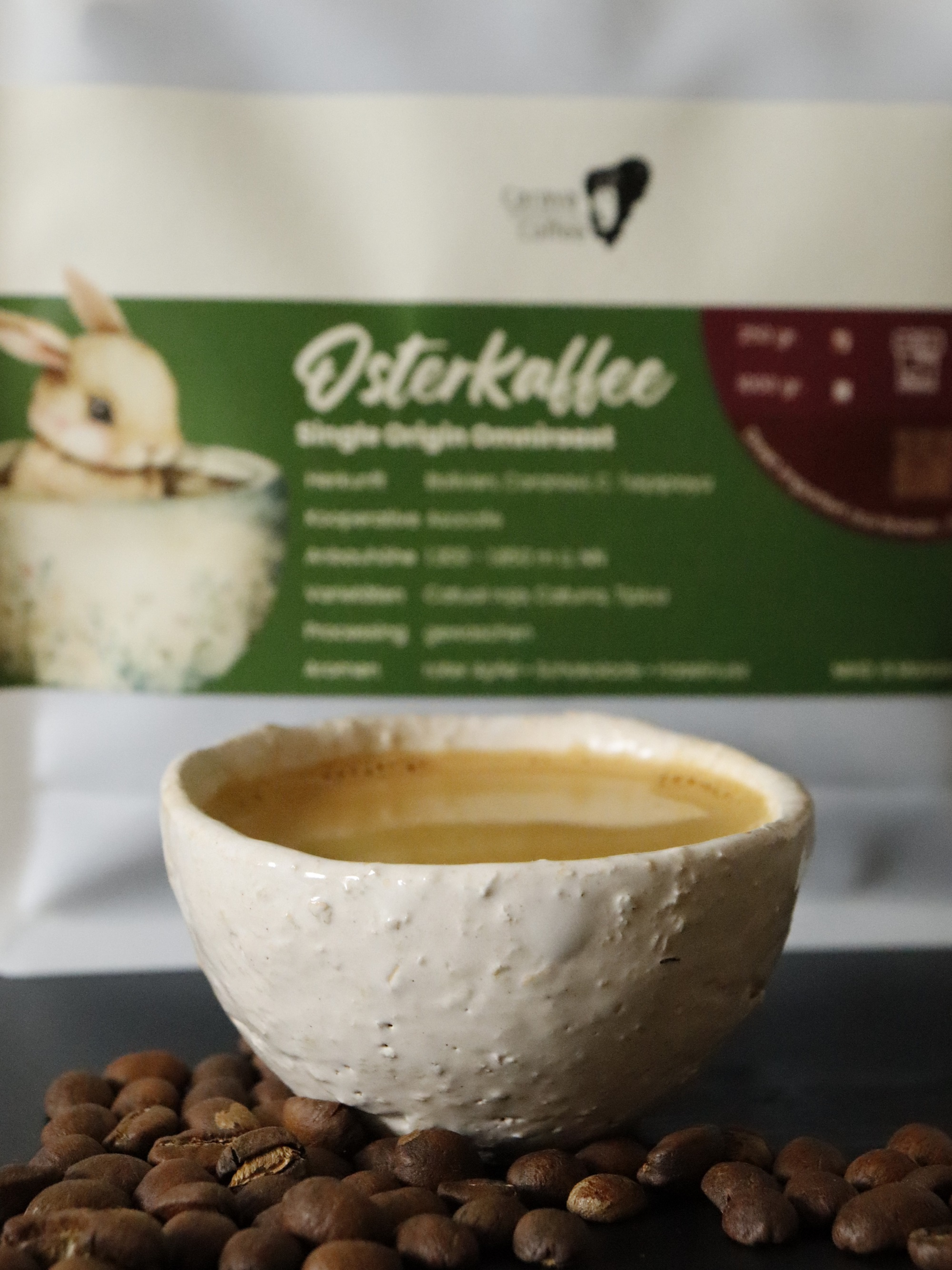 Preview: Osterkaffee sitzt auf Bohnen